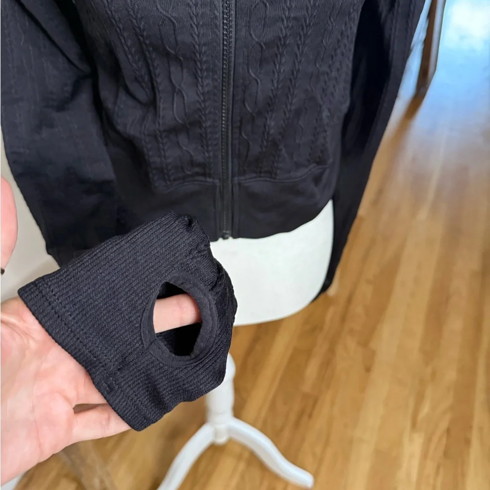 ALO Yoga Black Textured Utility Jacket NWOT size S - Picture 2 of 8